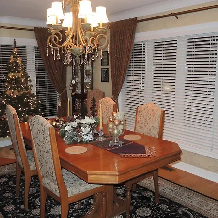 Demi'S Place Bed And Breakfast-2